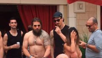 Martín Castrogiovanni junto a Ibrahimovic