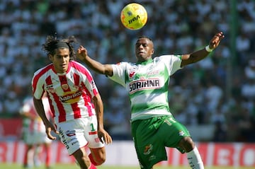 El defensa originario de Ocotlán, Jalisco, fue convocado por Hugo Sánchez para disputar el torneo preolímpico de cara a los Juegos Olímpicos de Beijing 2008. El zaguero jugaba entonces en los Rayos del Necaxa.