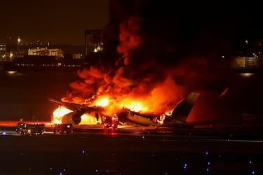 ¿Qué se sabe del choque de aviones en el aeropuerto de Tokio? 