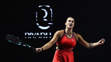 Sabalenka va lanzada a por su primer título en las Finals