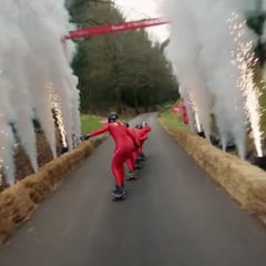 Consiguen el récord del mundo de velocidad patinando en grupo