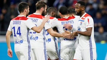 El Lyon se da un festín y sigue en la lucha por ser segundo