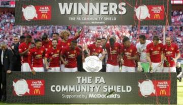 La celebración del Manchester United tras conseguir el Community Shield contra el Leicester.