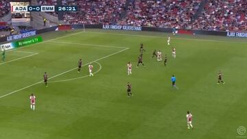 Llega donde nadie del Madrid aparece: el gol de Van de Beek...