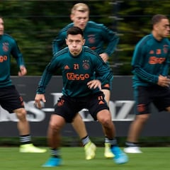 La nueva política de fichajes del Ajax da una de cal y otra de arena