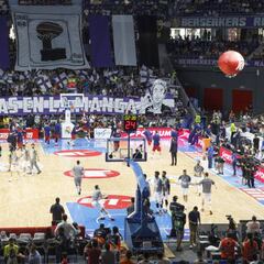 El Real Madrid persigue repetir doblete 30 años después