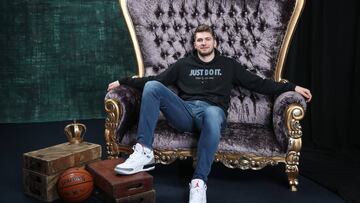 ¡¡¡ OJO PRGUNTAR ANTES DE PUBLICAR!!!
FOTO COMPRADA
CHARLOTTE NC - FEBRUARY 14:Luka Doncic of the Dallas Mavericks poses for portraits during the NBAE Circuit as part of 2019 NBA All-Star Weekend on February 14, 2019 at the Sheraton Charlotte Hotel in Charlotte, North Carolina. NOTE TO USER: User expressly acknowledges and agrees that, by downloading and/or using this photograph, user is consenting to the terms and conditions of the Getty Images License Agreement. Mandatory Copyright Notice: Copyright 2019 NBAE (Photo by Michael J. LeBrecht II/NBAE via Getty Images)
PUBLICADA 16/02/19 NA MA34 3COL