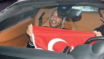 Ronaldinho podría volver a jugar al fútbol en Turquía