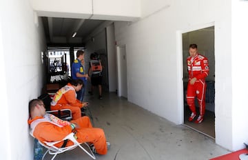 Sebastian Vettel antes de salir al pódium.