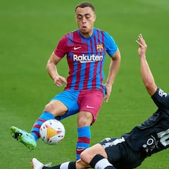 Julian Nagelsmann eyeing FC Barcelona duo Sergiño Dest and Sergi Roberto