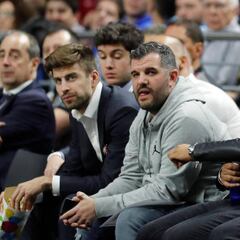 Piqué, del tenis al baloncesto para verlo junto a Griezmann