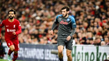 LIVERPOOL, ENGLAND - NOVEMBER 01: Khvicha Kvaratskhelia of Napoli (R) in action during the UEFA Champions League group A match between Liverpool FC and SSC Napoli at Anfield on November 1, 2022 in Liverpool, United Kingdom. (Photo by Cristiano Mazzi/Eurasia Sport Images/Getty Images)