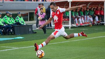 Morelo hizo su séptimo gol en la Libertadores. No alcanzó para vencer a Emelec.
