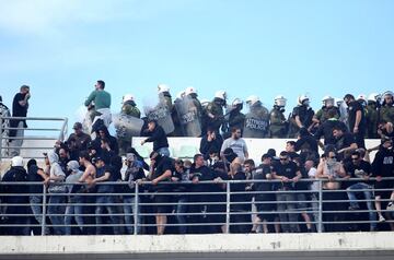 Batalla campal antes de la final de la Copa de Grecia