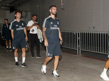 Isco y Odriozola llegando al Hard Rock Stadium de Miami para comenzar la sesión de entrenamiento. 