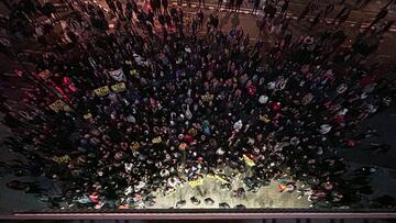 Protestas en Mestalla: golpean el coche de Yunus