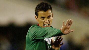 SELECCION MEXICANA WC 2006
MEXSPORT DIGITAL IMAGE
15 February 2006: Action photo of mexican Mario Mendez during friendly game at Coliseum stadium in Los Angeles, California. Korea won 1-0./Foto de accion del mexicano Mario Mendez durantejuego amistoso en el estadio Coliseo en Los Angeles, California. Corea gano 1-0. MEXSPORT/CHRISTIAN PALMA