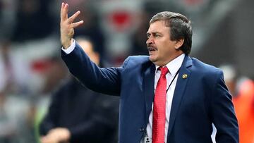 Óscar Ramírez, con 10 titulares definidos para Rusia 2018