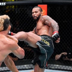 Santos se impuso a Walker en un combate sin "fuegos artificiales"