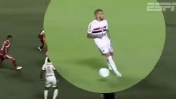 La acción viral por la que le llueven las burlas a Dani Alves