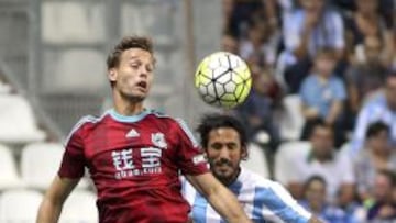 Marcos Alberto Angeleri (en segundo plano) durante el encuentro ante la Real Sociedad.