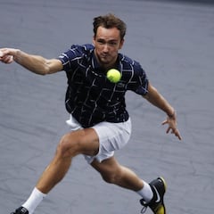 Medvedev bate a Raonic para jugar su primera final en 2020
