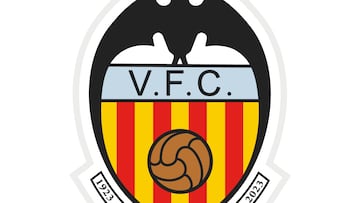 El Valencia recupera el escudo con el que inauguró Mestalla