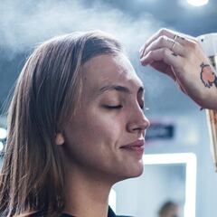 "El coronavirus se adhiere al maquillaje"