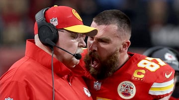 LAS VEGAS, NEVADA - FEBRUARY 11: Travis Kelce #87 of the Kansas City Chiefs reacts at Head coach Andy Reid in the first half against the San Francisco 49ers during Super Bowl LVIII at Allegiant Stadium on February 11, 2024 in Las Vegas, Nevada.   Jamie Squire/Getty Images/AFP (Photo by JAMIE SQUIRE / GETTY IMAGES NORTH AMERICA / Getty Images via AFP)