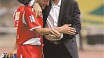 <b>LA PUNTILLA. </b>El gol de Riki sentenció el triunfo del Getafe ante un Espanyol que no pudo superar a su rival. Al final, Schuster abrazó a Rivas.