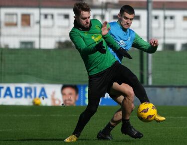 La sub21 deja en duda a Peque contra el Eldense