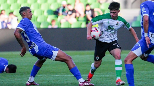 El Racing cede a Neco Celorio al Algeciras, de Primera Federación