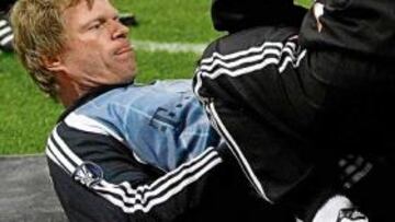 <b>LESIÓN. </b>Kahn tuvo que retirarse lesionado. Le dio un tirón.