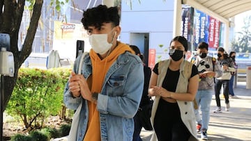 La Secretaría de Salud del Estado de México ordenó el uso obligatorio del cubrebocas ante brote de sarampión y auto de contagios en todo el país.