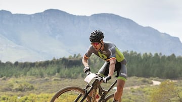 El ciclista de MTB rumano Vlad Dascalu.