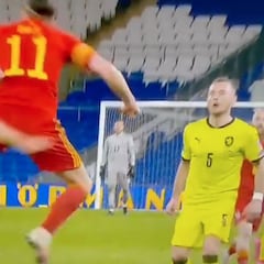 Bale se convierte en un héroe en Escocia tras propinarle un codazo en la cara a un rival