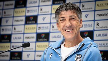 El entrenador de la Real Sociedad, Imanol Alguacil, durante la rueda de prensa.