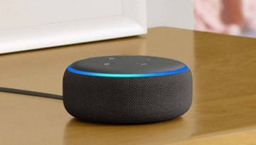 El Echo Dot es la opción más económica, tiene un potente altavoz y permite gestionar el hogar