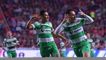 Marcelo Correa festeja su gol en contra de Tijuana.