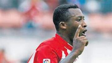 <b>CUMPLEAÑOS FELIZ. </b>Congo entró en los 30 años de la mejor manera, marcando y ganando.