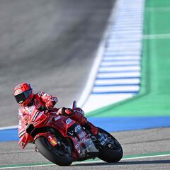 Ducati suma la humildad al ‘dream team’ Pecco-Márquez