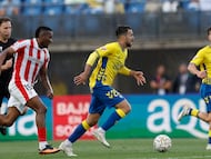 Kirian Rodríguez jugando contra el Sporting de Gijón.