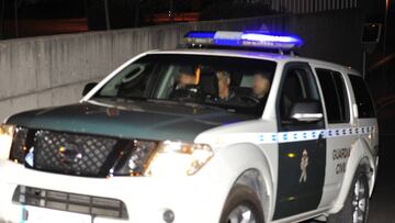 GRA514. LAS ROZAS (MADRID), 19/07/2017.- El presidente de la Real Federación Española de Fútbol, Ángel María Villar, es trasladado desde la sede federativa de Las Rozas (Madrid) a los calabozos de la Guardia Civil, tras finalizar el registro de doce horas y media enmarcado en la "Operación Soule" de la Audiencia Nacional. EFE/Diego Pérez Cabeza