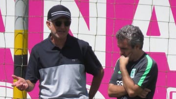 El técnico de la Selección Mexicana aprovechó su visita a la ciudad colombiana para reencontrarse con Juan Manuel Lillo y el club ‘verdolaga’.
