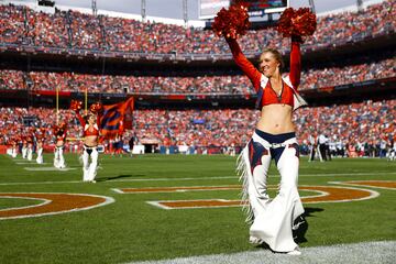 Denver Broncos cheerleader 