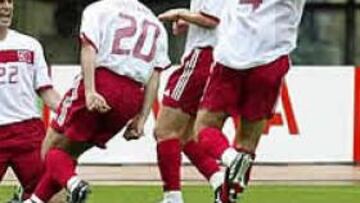 <b>HISTÓRICO.</B> Ümit Davala ha conseguido un gol que puede marcar un antes y un después en la historia del fútbol turco.