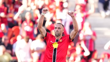 El Mallorca, que parecía dejar escapar el triunfo, vuelve a salir del descenso. Y, como no podía ser de otra forma, de la mano de Muriqi. Su Pirata recibió un balón dentro del área y la mandó a guardar con un violento zapatazo. Rompe a llorar el kosovar después de duras semanas para él.