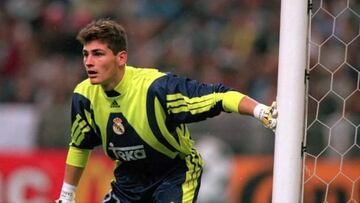 Casillas makes his debut for Real Madrid