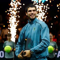 Carlos Alcaraz conquista su primer título en pista cubierta