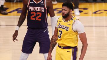 Con un Davis otra vez espectacular, los angelinos se adelantan en la serie. Chris Paul se resintió de sus problemas en el hombro y estuvo ausente en el final del duelo.